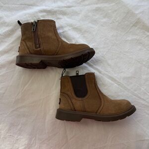 Kids Ugg Leather Boots size 11